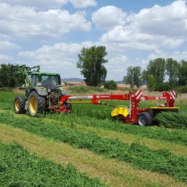 Segadora arrastrada novacat 307 T RC Pottinger