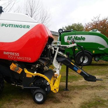 Rotoempacadora Impress de Pottinger y Rotoempacadora/encintadora Fusion 3 McHale