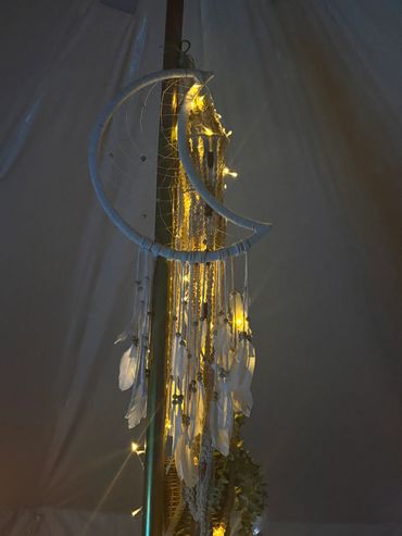 Boho sleepover with perfect mood lighting