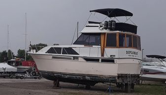 fiberglass repair. fiberglass hull repair. fiberglass boat repair. fiberglass repair boat