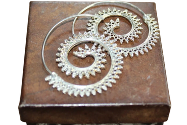 DoeBee Designs earrings, beautiful spiral 