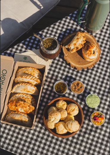 Gathering empanadas and delights for all moments. Strongly recommended for picnics