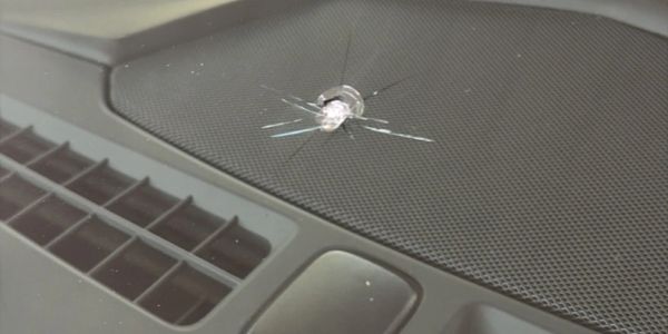 crack in car windshield