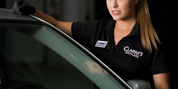 Girl windshield repair pro