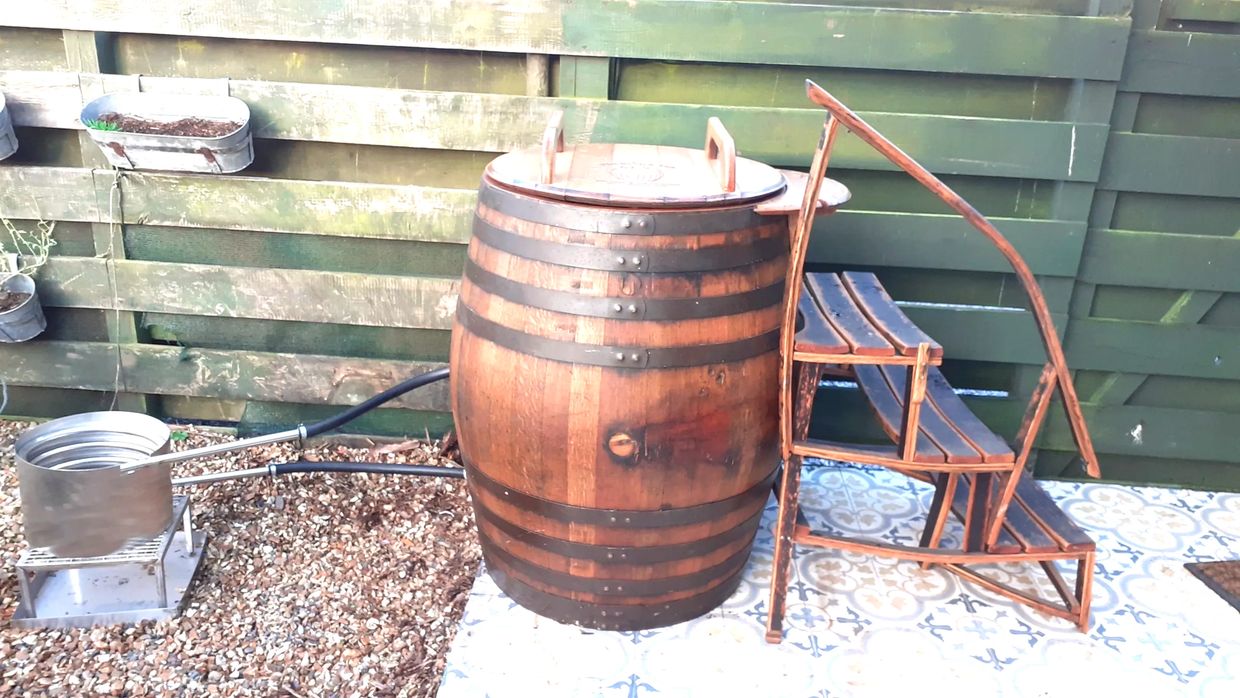The Scotch tub is a wood fired hottub made from a 500 liter puncheon whisky cask. heated by a Stainl