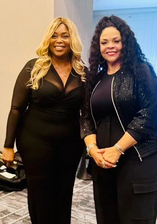 Tracy Lightner, Tamela Mann