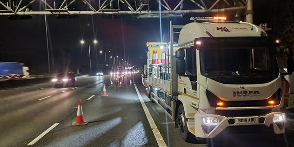 Vehicle on the main road closed lanes  - Highway Assurance Ltd