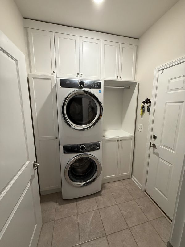Custom laundry room