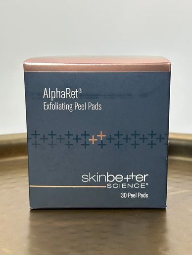 AlphaRet Exfoliating Peel Pads: Gently resurfaces skin to smooth texture, brighten tone.