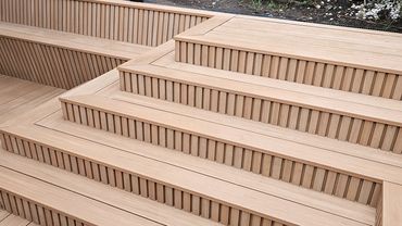 Blackbutt composite deck and stairs with blackbutt castellated cladding in Shellharbour Illawarra
