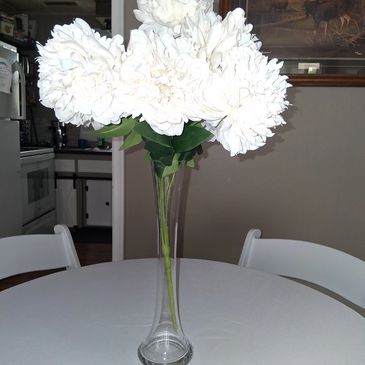 Flower ans vase rentals
Wedding centerpieces 
Tahle centerpieces