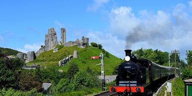 Steam locomotive Twosugars47040, CC BY-SA 4.0 <https://creativecommons.org/licenses/by-sa/4.0>, via Wikimedia Commons