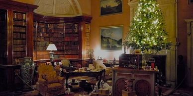 Victorian Christmas - jcw1967, CC BY 2.0, via Wikimedia Commons