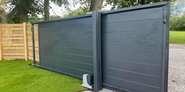 Modern composite gate installation with automatic opening mechanism