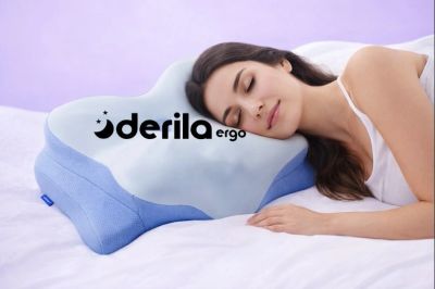Woman sleeping on a blue Derila Ergo pillow.