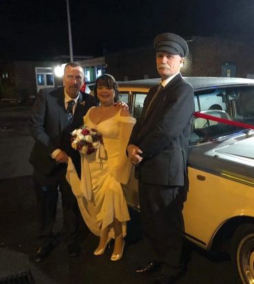BRAY Wedding Cars. Pearl (1970 Rolls Royce Silver Shadow 1). Enjoying a lovely Wedding.