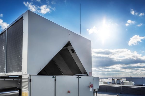 Large rooftop chiller