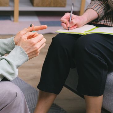 Fordingbridge therapist and client sitting in chairs