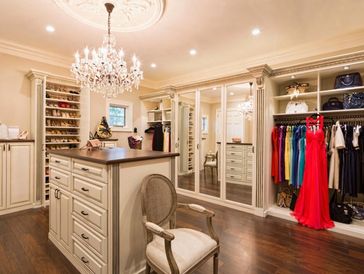 space drawers shelfs mirror dress purses classic