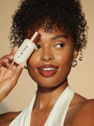 Live Tinted Brand Shoot | Dominique Henson, Assistant Hairstylist