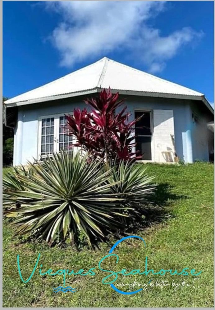 Vieques round island house
