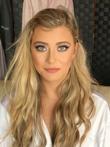 Wedding makeup green eye bride.