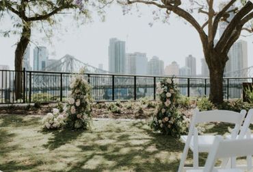 Brisbane city weddings - ceremony floral fields