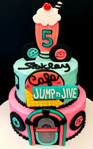 Fondant 50s cake