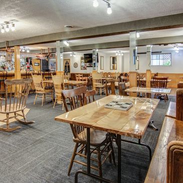 Restaurant Bar relais motoneige et salle de réception  de l'auberge presbytère mont lac vert, hébert