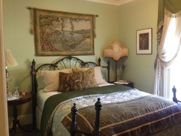 hotel Whitmore Inn in Weaverville ca