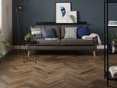 Amtico Spacia Noble Oak (SS5W3030) in Parquet laying pattern