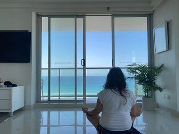 Peace and calm helping relationships blossom with Wajan Hale counsellor and embodiment coach.