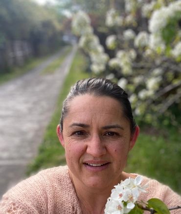 Relationship and couples counselling in person and online with Wajan Hale counsellor and embodiment