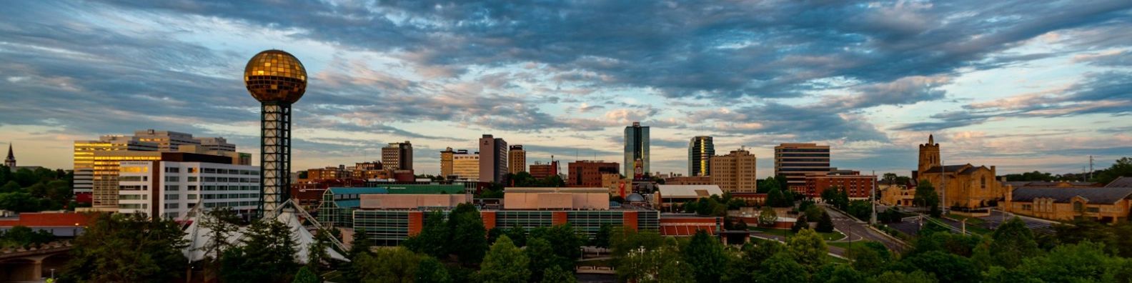 RIAH Properties, Realtor in a hat, Tara Hayes, Real Estate, Realtor in Knoxville Tennessee