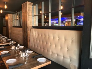 Banquette du salon privé