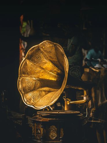 Cool image of a phonograph
