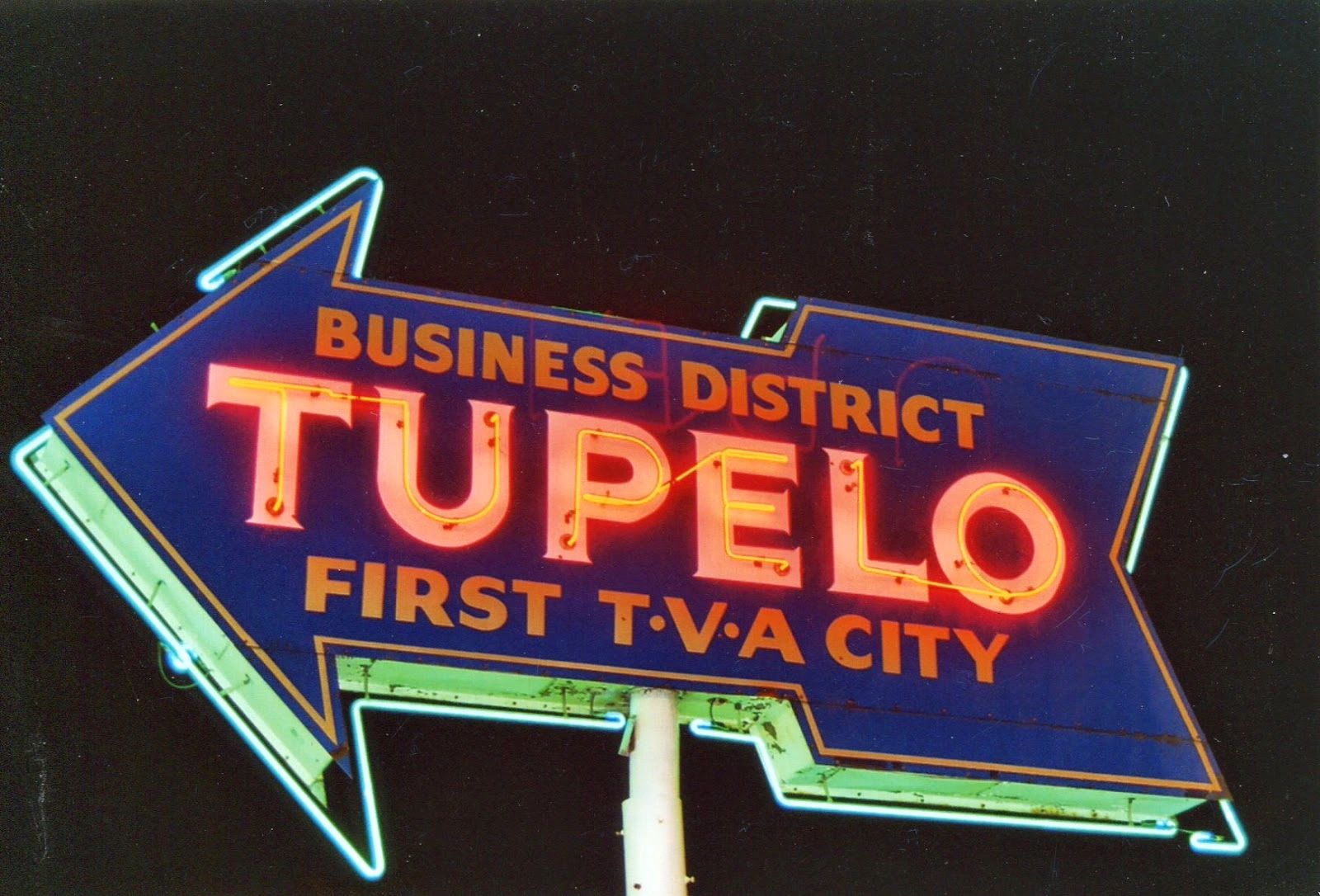 Tupelo, MS iconic TVA arrow sign by Balton.