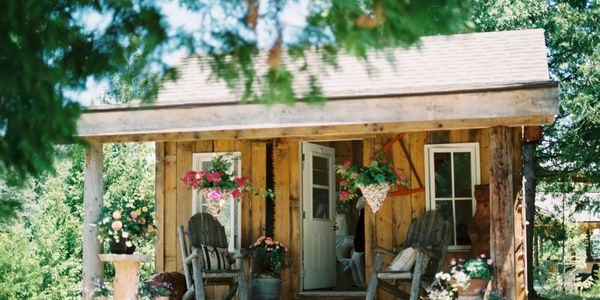 Our Bridal cabin couples gathers here with wedding parties.