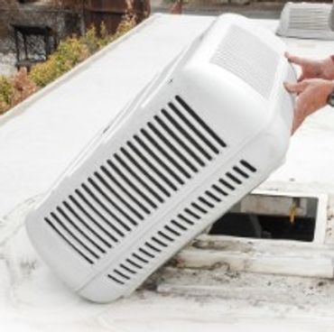 Lifting rooftop air conditioner
