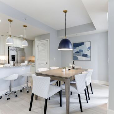 Modern Home Staging, Dining room ideas - Modern and Minimalist look. White. Grey and Blue Decor idea