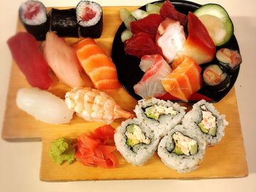 Sushi and Sashimi Dinner