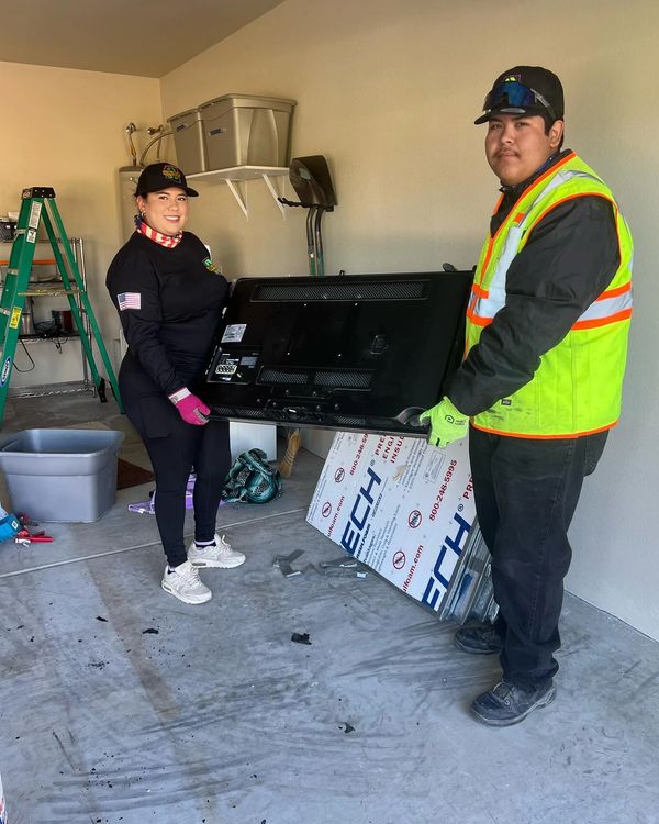 Junk removal in yuma, arizona, Women owned junk Removal company in yuma, junk pick up, couch removal