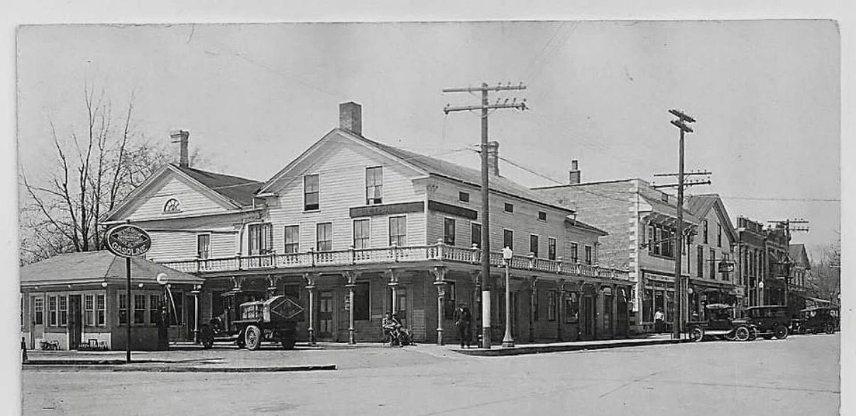 Wisconsins oldest tavern- great food.