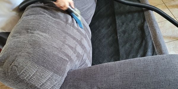 upholstery cleaning process with hand tool