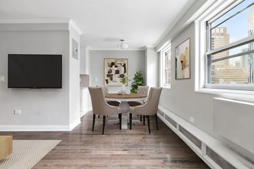 Dining area of apartment 4L / 191 Willoughby St.