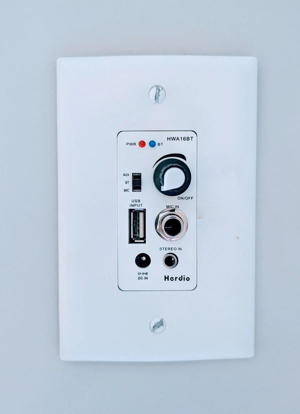 In-wall Bluetooth amplifier for deck speakers