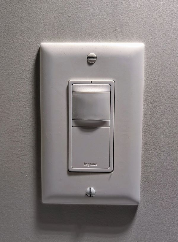 Motion sensor in laundry room, lights off after 60 seconds