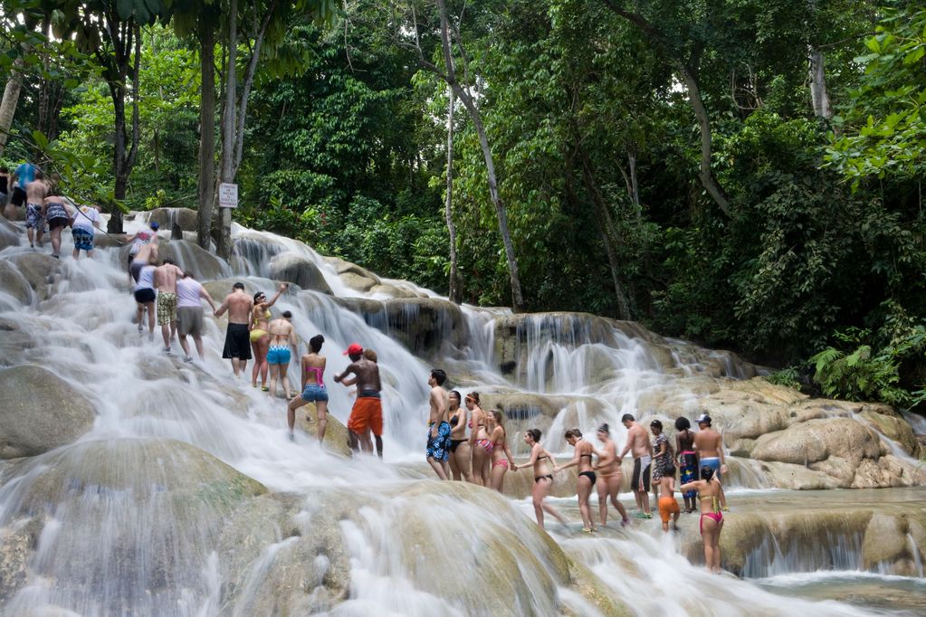 Dunn's River Falls: The Most Popular Waterfall in Jamaica!
A thrilling natural wonder in Ocho Rios.