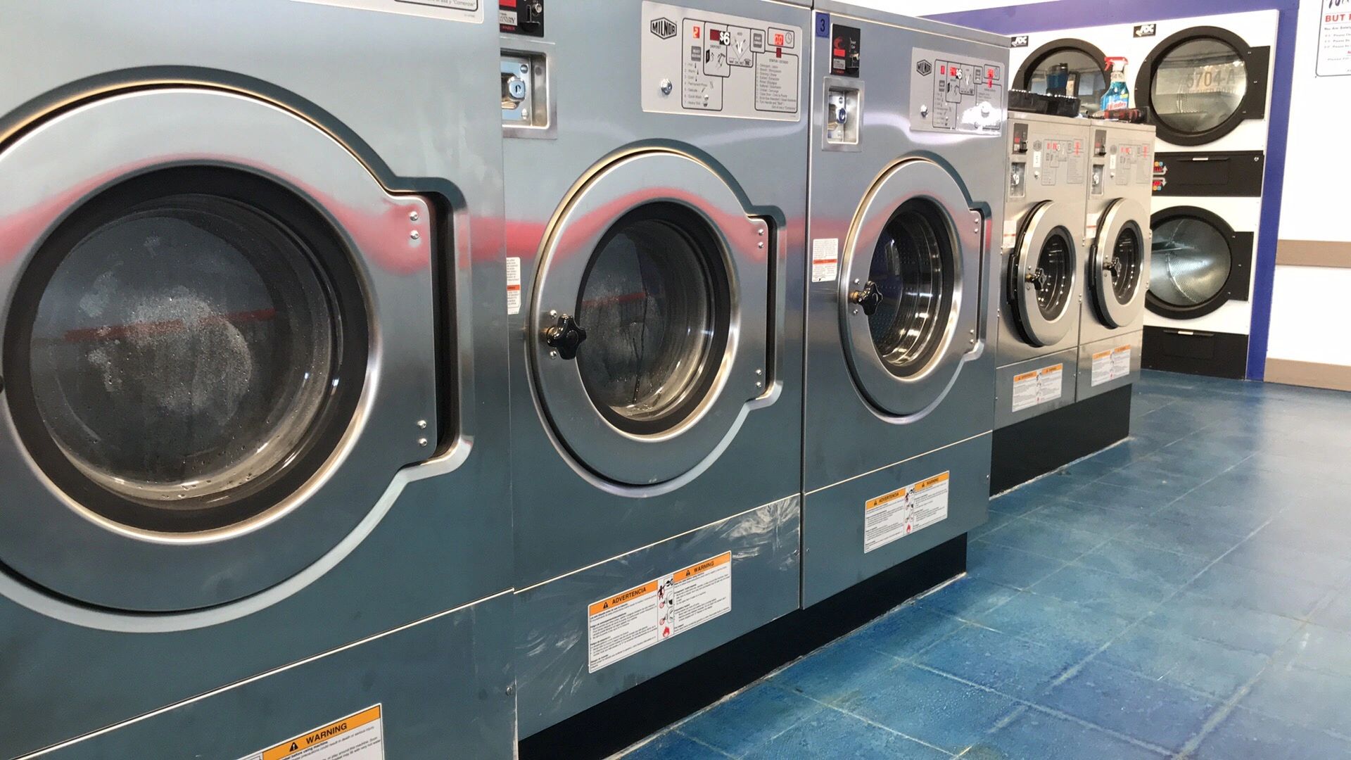 laundromat-washers-and-dryers-in-coin-laundry-anniston-al