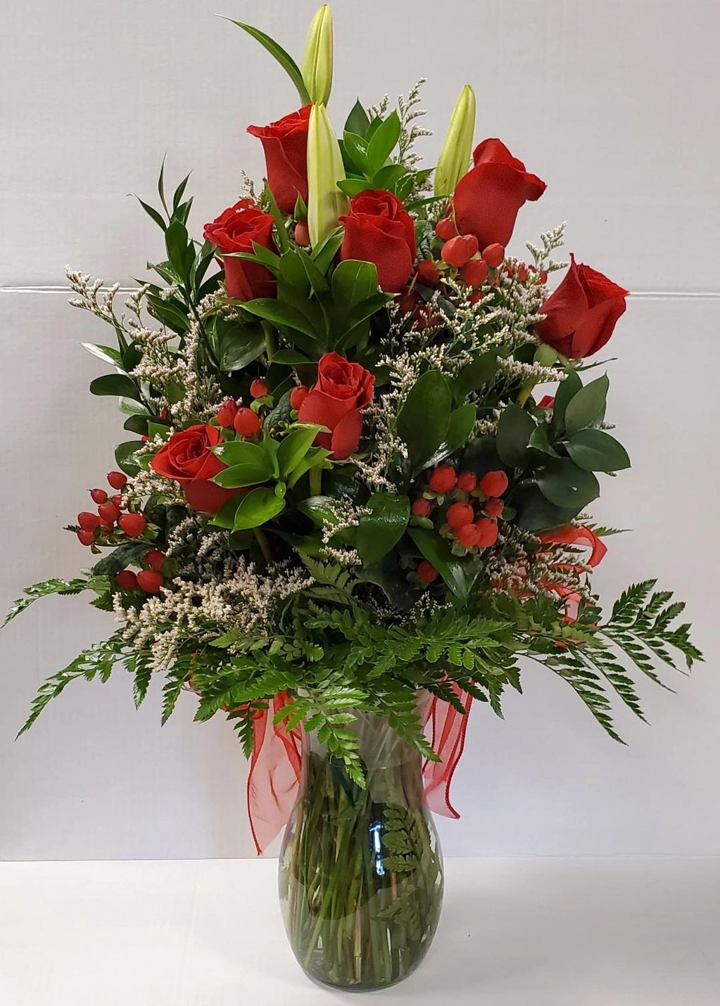 Dozen rose vase